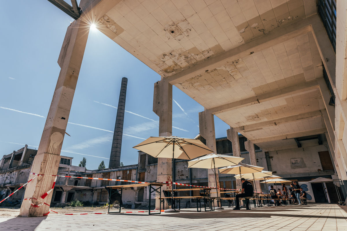 Loading... just a sec